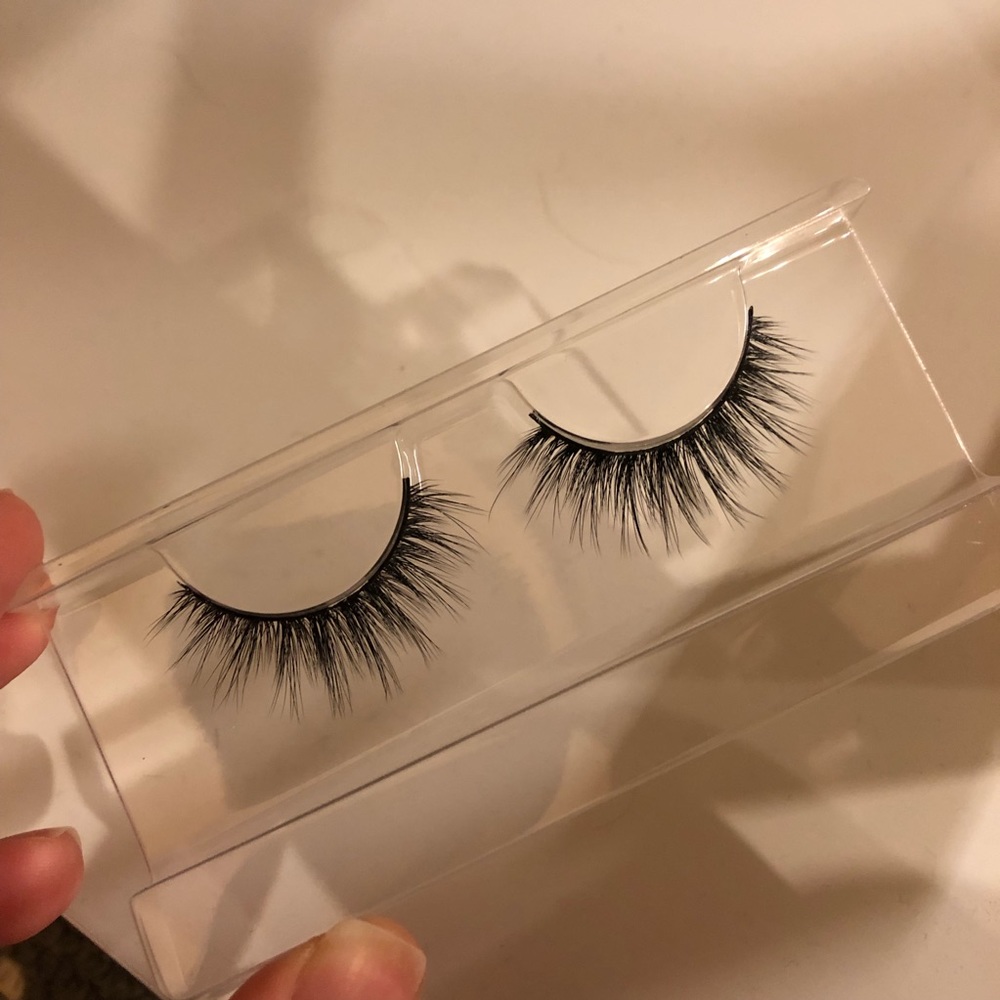 Lashes Bundle! BNIB - Picture 4 of 5